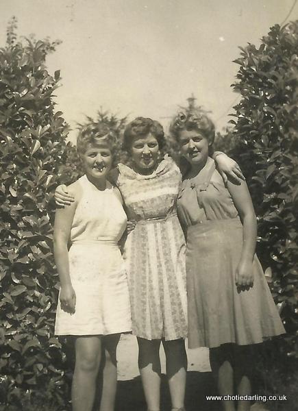 Barbara (Chotie), Betty Hall and Beryl 001