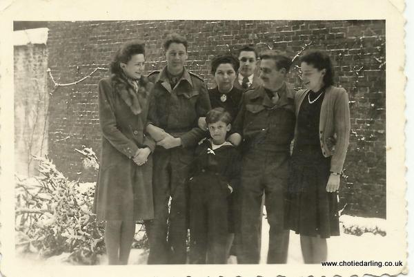 End of Jan '45 X Ronnie, Madame Sintobin, Jan, Edmond, Dick & Suzanne End of Jan '45 X Ronnie, Madame Sintobin, Jan, Edmond, Dick & Suzanne