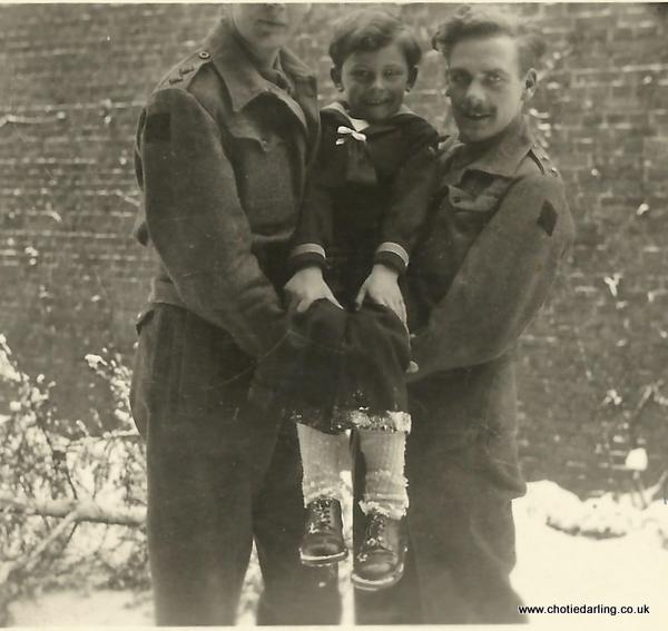 (Ronnie), Jan Sintobin-Anne and Dick Williams (Ronnie), Jan Sintobin-Anne and Dick Williams