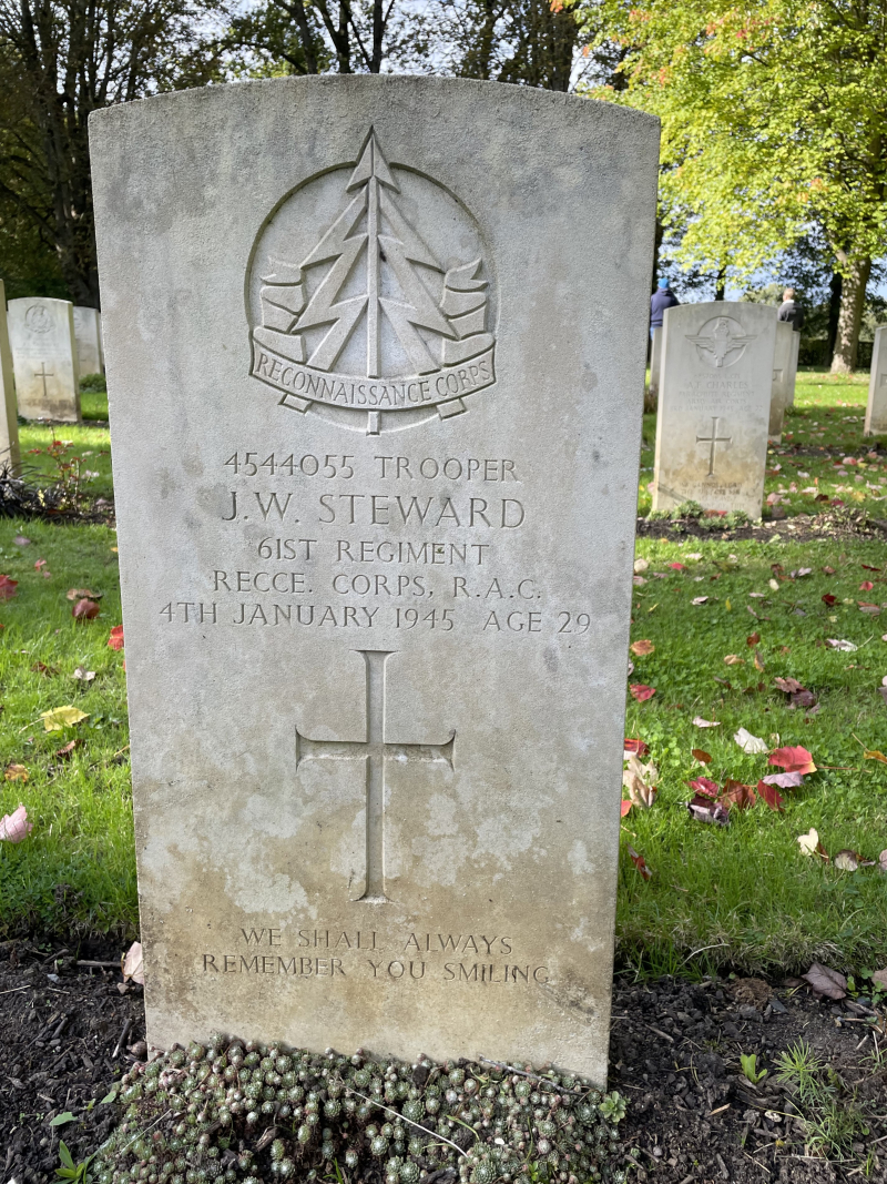 Hotton John Steward's grave