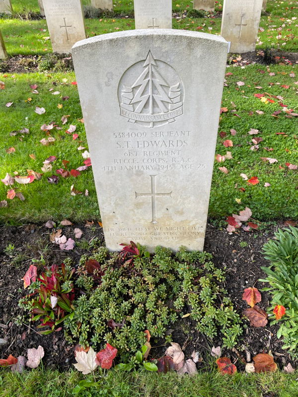 Hotton Sgt Stanley Edwards' war grave